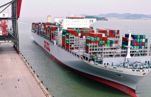 東方海外國際（00316.HK）漲近4%領漲集運股 運價韌性疊加地緣擾動 船公司盈利預期維持高位