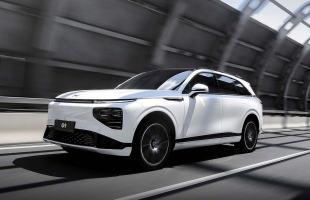 小鹏汽车-W（09868.HK）涨6.98%,2025年第一季度汽车总交付量创历史新高