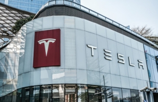 特斯拉漲超4% SpaceX市值破2萬億美元 馬斯克再獲五角大樓顧問職位