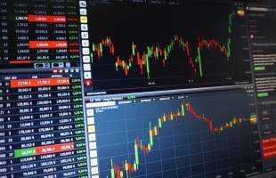 美国宣布汽车进口税；特朗普暗示对华关税可有条件降低