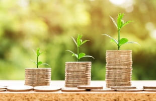 美股受美伊消息震荡收高，港股通净流出126.94亿