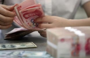 任志刚表示恒指成份股可以多用人民币交易