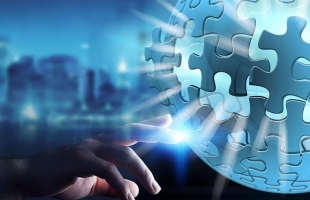美股科技股七巨头分化 AI硬件与软件服务盈利质量成选股关键