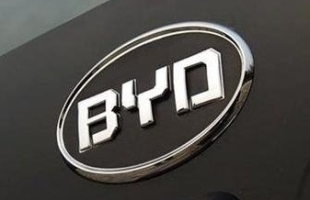 比亚迪股份 (01211.HK) 前 4 个月新能源汽车销量约 138.09 万辆，同比增长 46.98%
